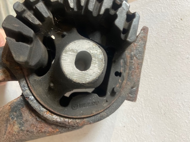 MAZDA TD1139070A Подушка (опора) двигателя левая в наличии Полтава