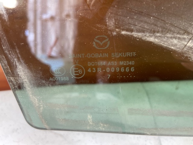 Окно задней двери TD1172510 MAZDA