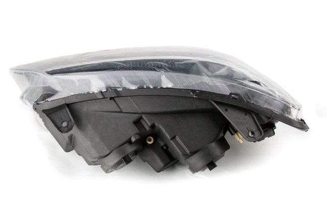 GEELY 1067003377 Правая фара в наличии Винница