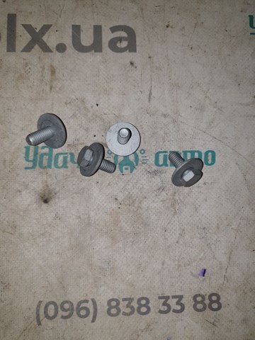 Болт крепления переднего рычага, нижнего 07119904992 BMW