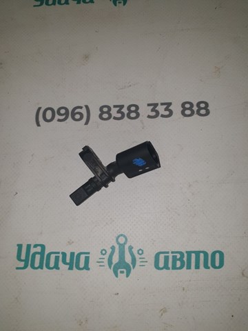 Датчик АБС (ABS) передний, правый 10071152743 VAG