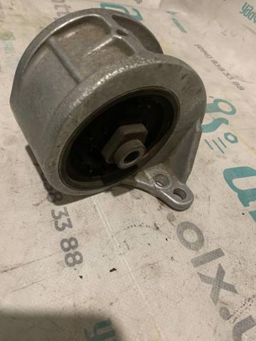 Правая опора ДВС 1121062J00 NISSAN