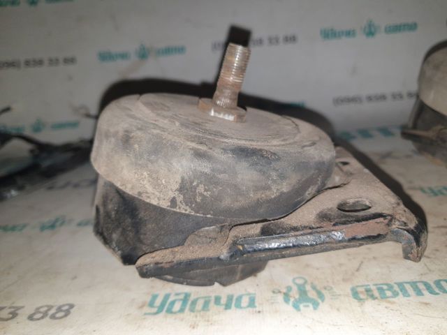 Подвеска двигателя (силового агрегата) 1236131080 TOYOTA