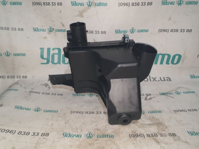 Корпус воздушного фильтра 1770037261 TOYOTA