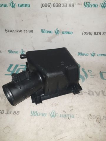 Корпус воздушного фильтра, верхняя часть 1770524360 TOYOTA