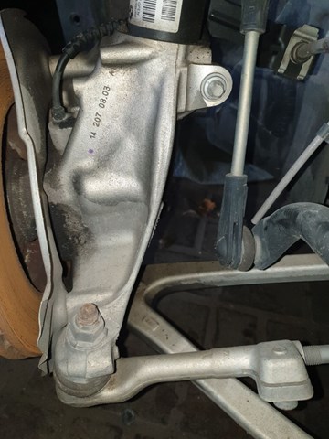 BMW 31216852160 Цапфа (поворотный кулак) передний правый в наличии Сумы