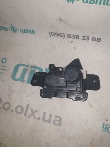 Замок пятой двери 4589176AC CHRYSLER