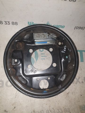 Диск опорный заднего тормозного барабана правый 4704309010 TOYOTA
