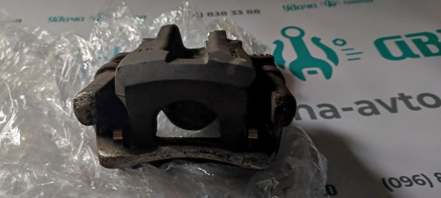 TOYOTA 4773047060 Суппорт тормозной передний правый в наличии Киев