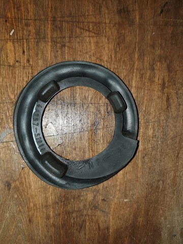 TOYOTA 4825752010 Проставка (резиновое кольцо) пружины задней верхняя в наличии Павлоград