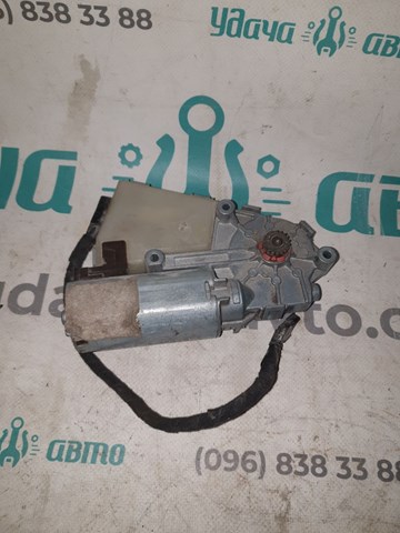 VAG 4B0959591D Мотор привода люка в наличии Украина