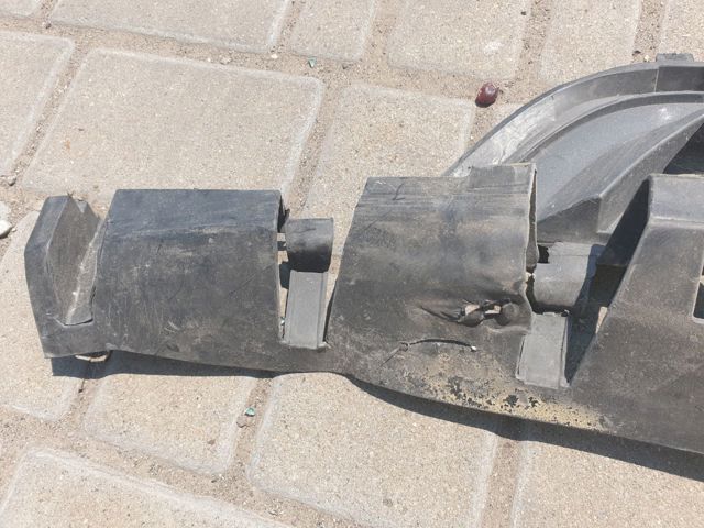 BMW 51117306434 Решетка бампера переднего нижняя в наличии Чернигов