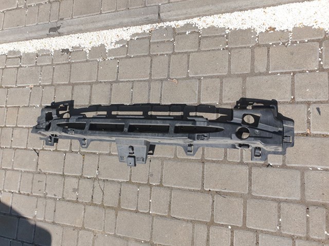 Кронштейн бампера заднего, центральный 51127306903 BMW