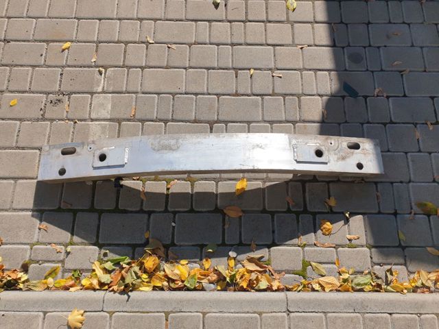 Швеллер переднего бампера 5202148051 TOYOTA