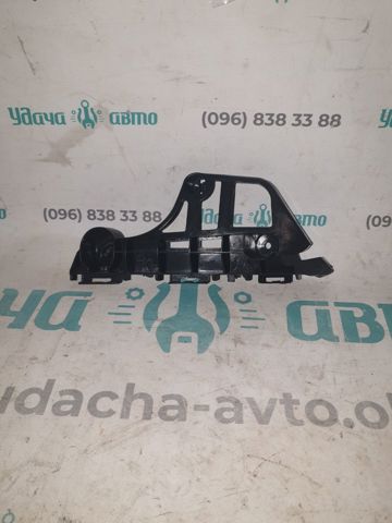 Крепление бампера 5211647070 TOYOTA