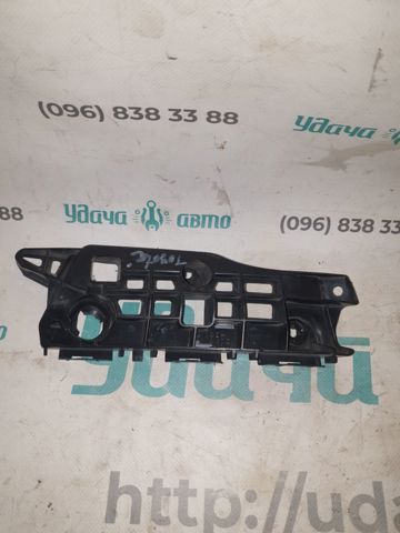 Кронштейн крепления бампера переднего правый 5214533060 TOYOTA