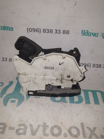 Замок двери задней правой Volkswagen Passat B8