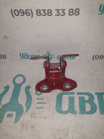 Петля задней двери, левой 6876020122 TOYOTA