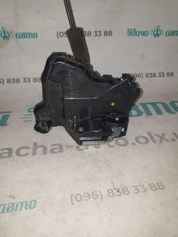 Замок передней пассажирской двери 6903042230 TOYOTA
