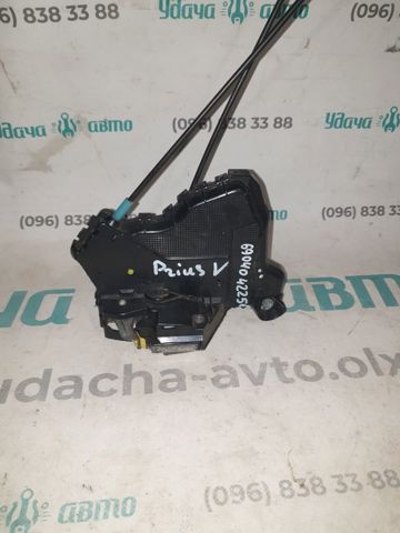 Замок передней левой двери 6904042250 TOYOTA
