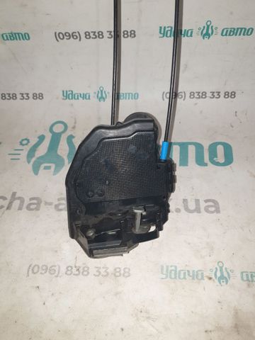 TOYOTA 6905042021 Замок двери задней правой в наличии Киев