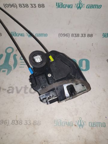 Замок задней правой двери  6905042021 TOYOTA