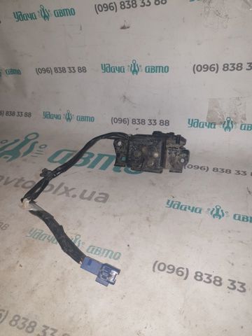 Замок двери багажника 6935047020 TOYOTA