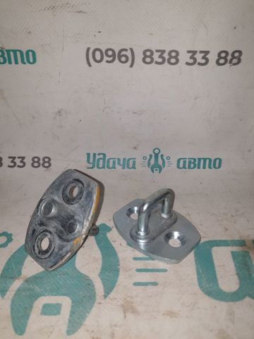Петля-зацеп (ответная часть) замка двери задней 6941033010 TOYOTA