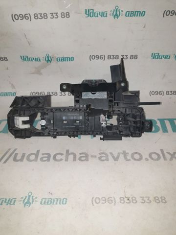 Держатель наружной ручки двери, передней правой 806105DM2A NISSAN