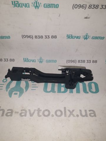 Держатель наружной ручки двери, передней левой 806115AA0A NISSAN