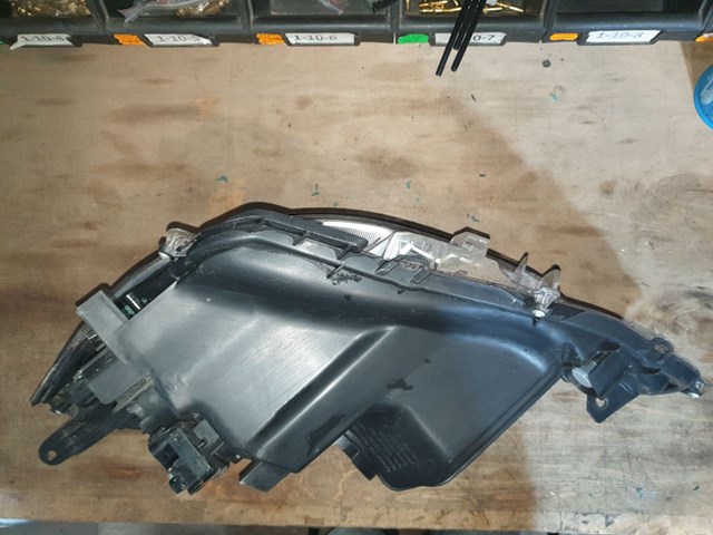 TOYOTA 8111052E81 Фара правая в наличии Николаев
