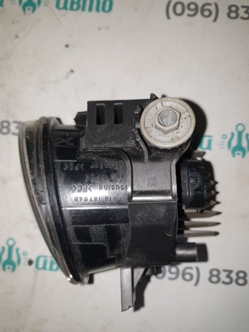 Противотуманка правая 812100E050 TOYOTA