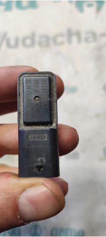 Датчик нагнетания воздуха в турбину A0081534428 MERCEDES