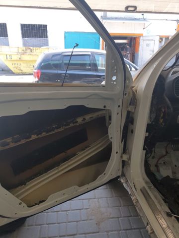 MERCEDES A1677200500 Дверь передняя левая в наличии Киев
