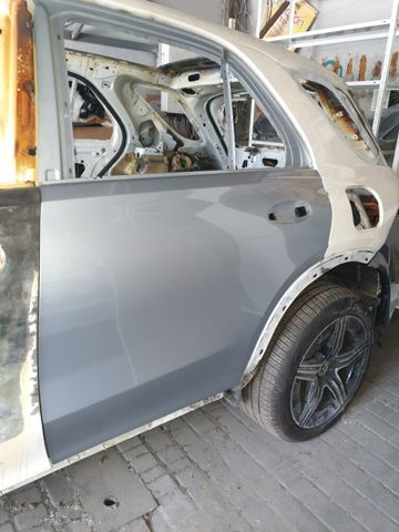 Задняя левая дверь A1677308111 MERCEDES