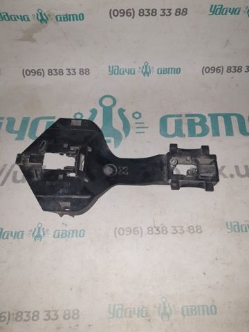 Держатель наружной ручки двери, передней левой A9067600934 MERCEDES