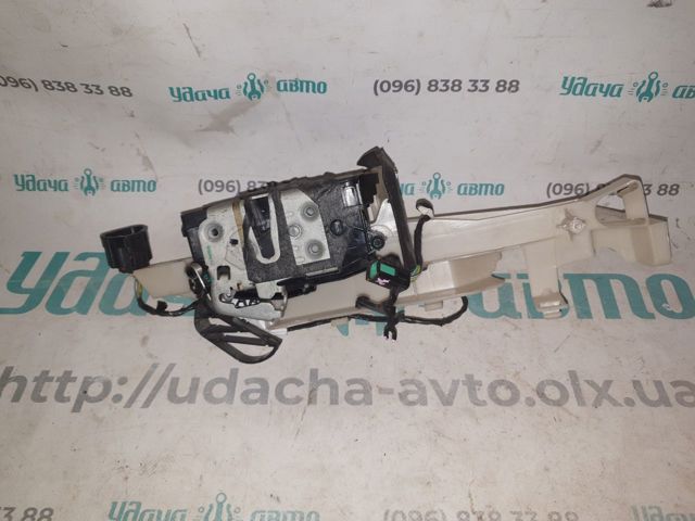 Замок передней пассажирской двери FT4AA21812BC FORD