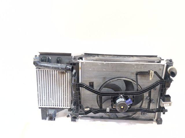 214105088R RENAULT Радиатор купить в Ирпень