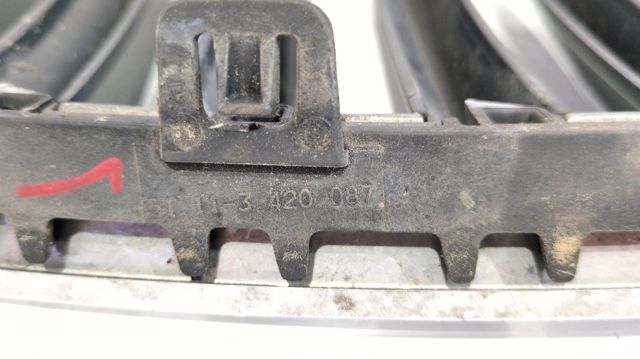 51113420087 BMW Решетка радиатора левая купить в Запорожье