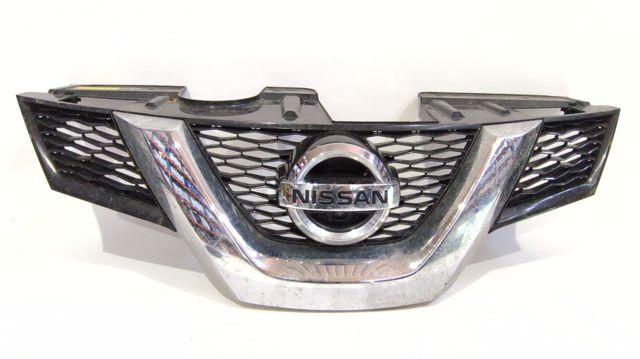 NISSAN 623104CE0A Решетка радиатора в наличии Черновцы