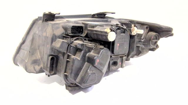 63117202574 BMW Правая фара купить в Украина