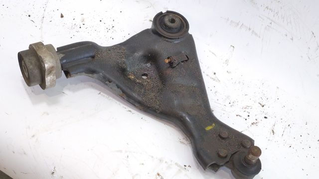 6393301401 MERCEDES Рычаг передней подвески нижний левый купить в Николаев