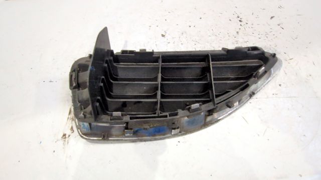 7700428964 RENAULT Решетка радиатора правая купить в Винница