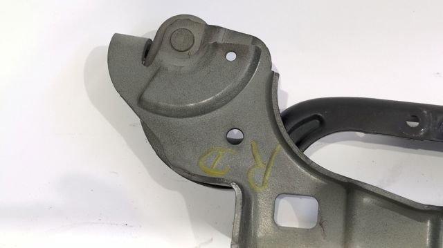 791351 PEUGEOT Петля капота правая купить в Запорожье