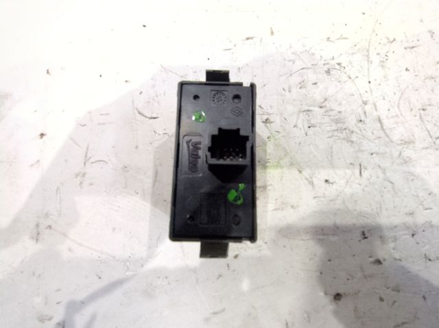 8200523299 RENAULT Кнопка включения аварийного сигнала купить в Чернигов