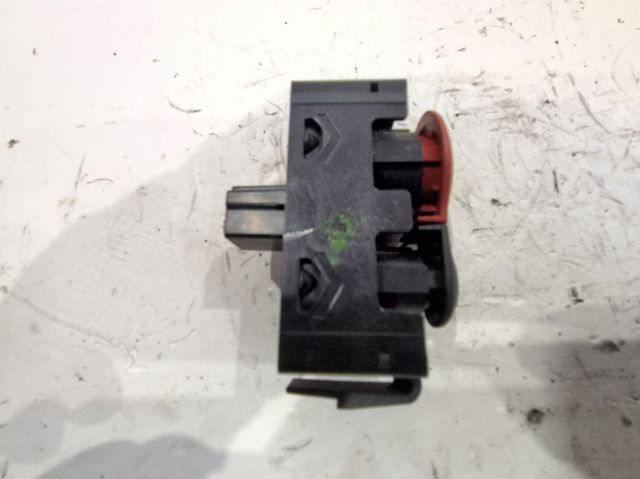 RENAULT 8200523299 Кнопка аварийки в наличии Киев