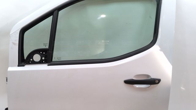 PEUGEOT 9843490080 Дверь передняя левая в наличии Винница