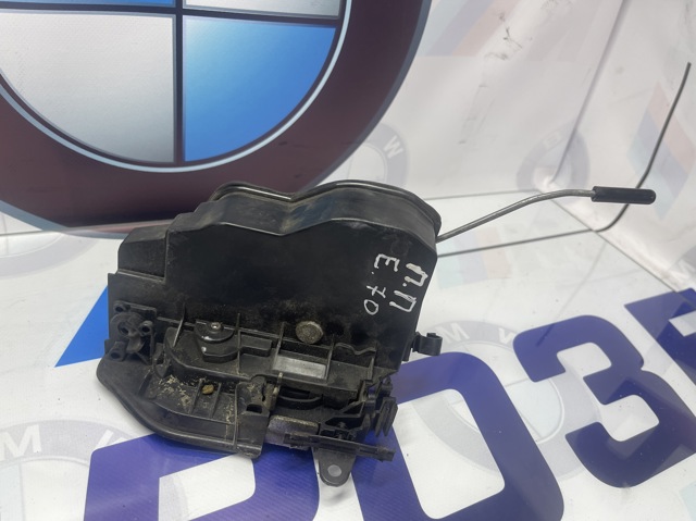Замок передней пассажирской двери 7202144 BMW