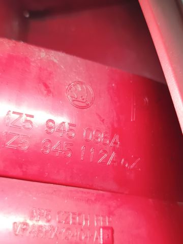 1Z5945112A VAG Фонарь задний правый купить в Киев