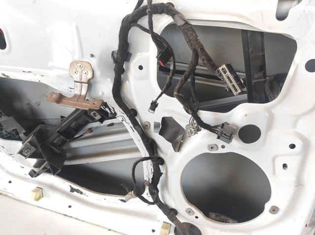 FORD 2412558 Дверь передняя левая в наличии Сумы